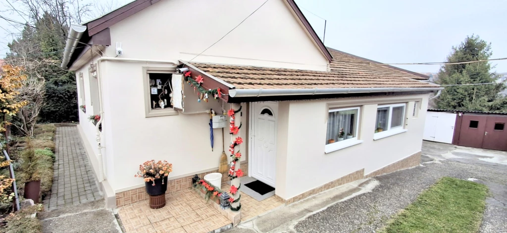 Miskolc – Vologda városrészen a Feszty Árpád utcában családi otthon Eladó