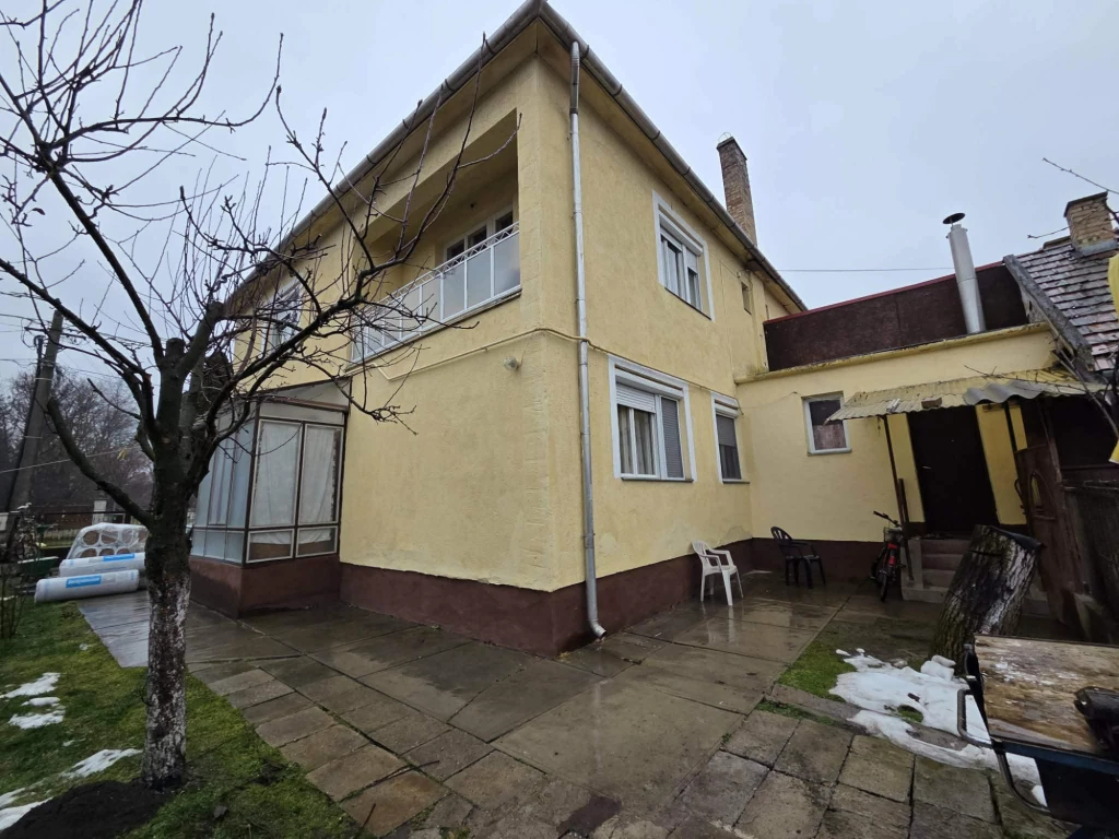 TISZAVASVÁRI központjában ELADÓ egy kivételes lehetőség nagycsaládosok részére a város szívében!