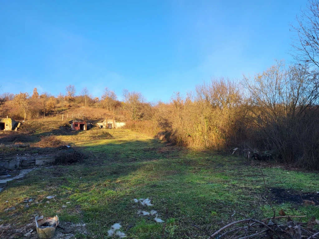 ELADÓ Miskolc Egyetem mellett 1843 m² telek!