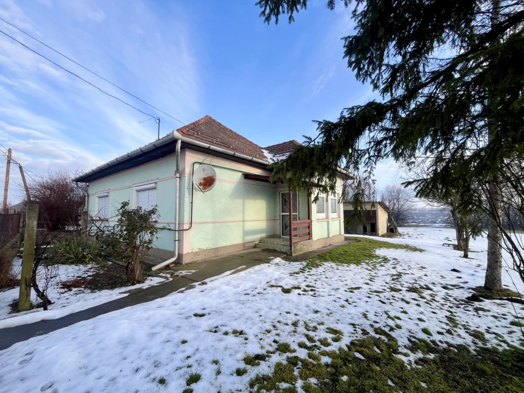 Eladó két szobás családi ház Hejőpapi településen!