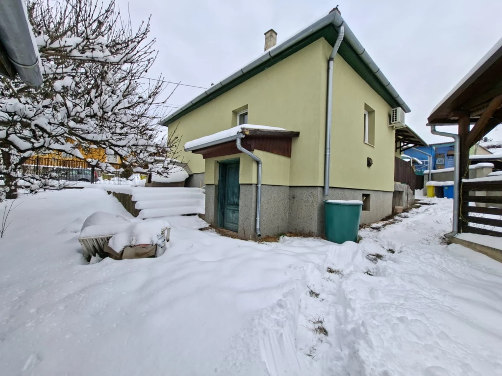 Miskolc Bábonyibérc városrészen Eladó 2 szobás családi ház!