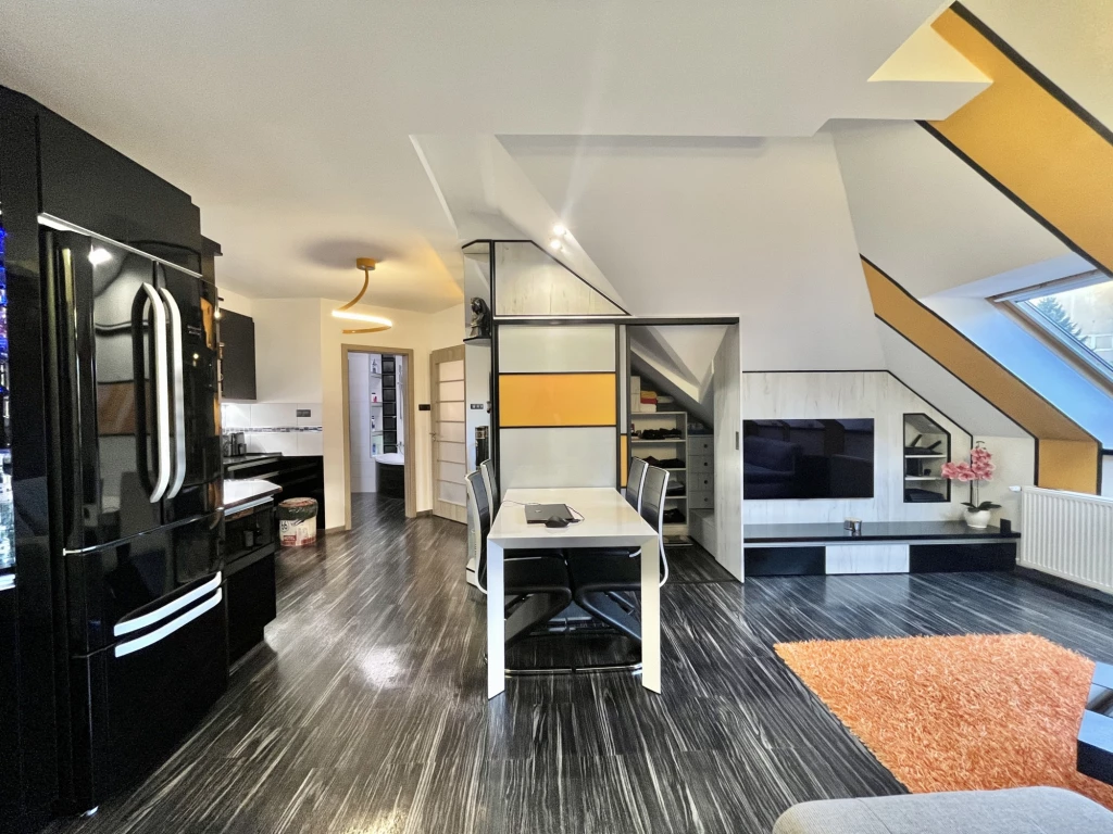 Miskolcon a Diósgyőri vár közelében ELADÓ egy 2 szobás prémium lakás, az odaálmodott teljes berendezéssel!