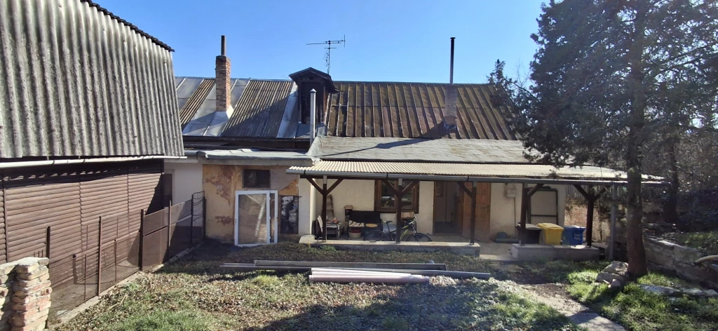 Miskolc Bulgárföldön eladó akár két generáció lakhatására is alkalmas családi otthon!