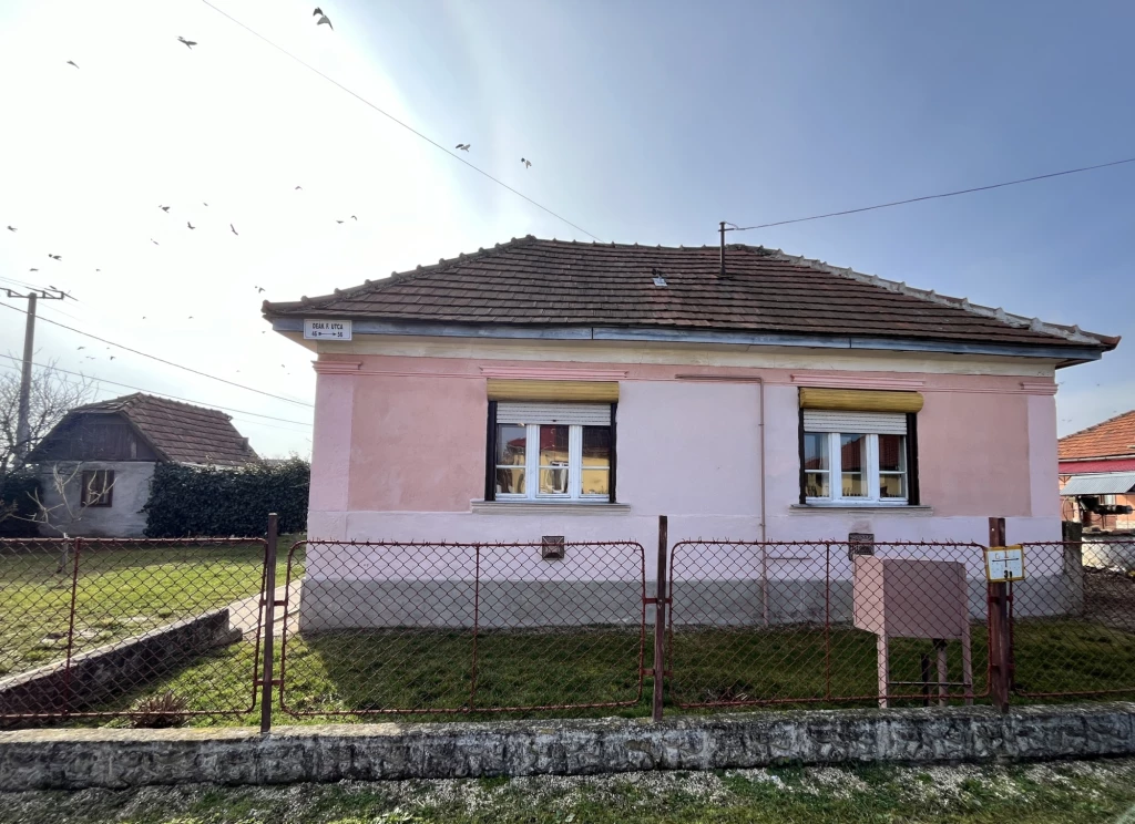 Eladó családi ház Sajópetri csendes utcájában