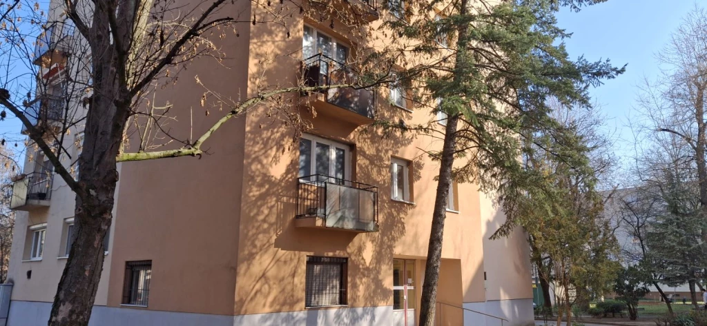 Miskolc Örs utcai egyedien felújított 1,5 szobás lakás ELADÓ!