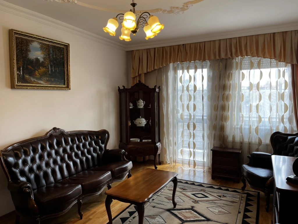 KIADÓ 2 SZOBÁS, ERKÉLYES LAKÁS A PALÓCZY UTCÁBAN!