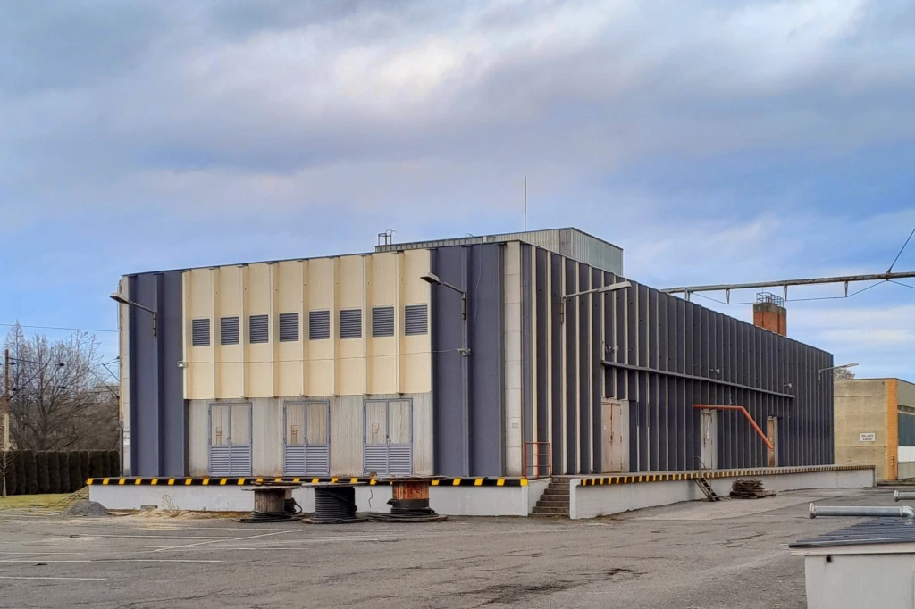 Kiadó Miskolcon a Zsolcai kapuban egy 500 m² raktár, amely tárolásra kiválóan alkalmas.