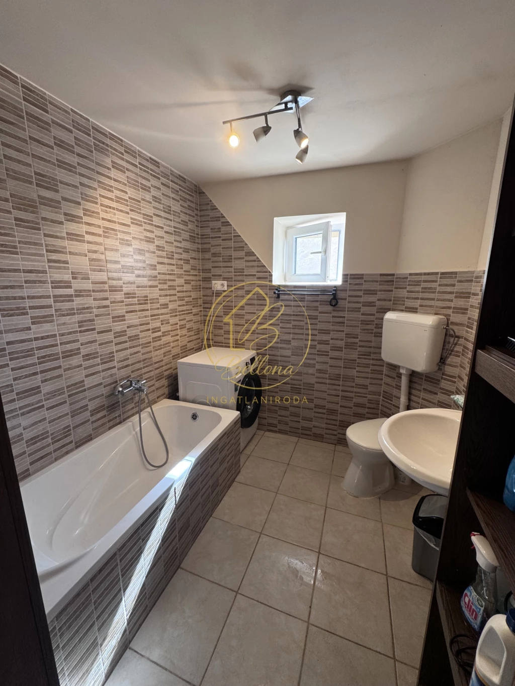 c3-1-name c2-2-name, Pécs, Pécsbánya