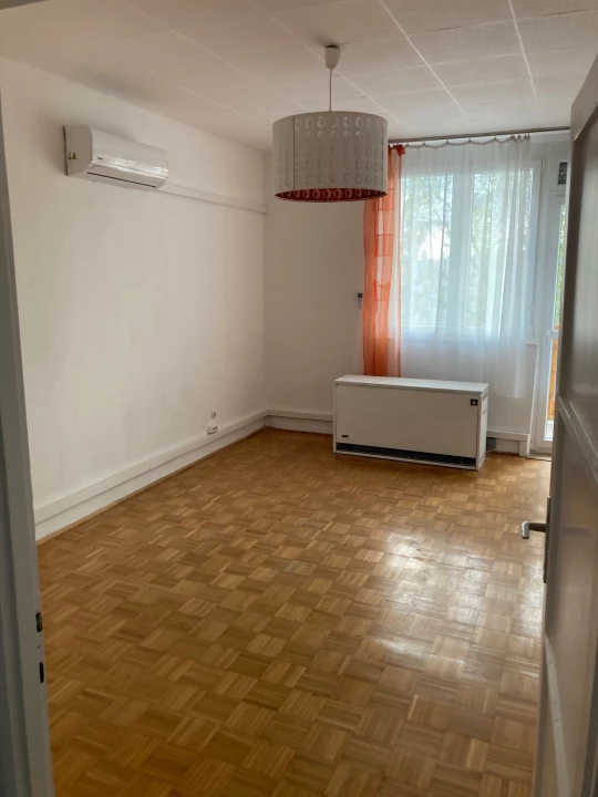 Eladó panellakás, Diósd