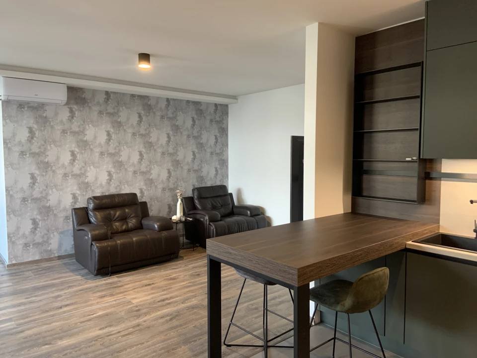 Eladó téglalakás, Debrecen