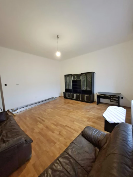 Kiadó téglalakás, Kaposvár, Fő utca