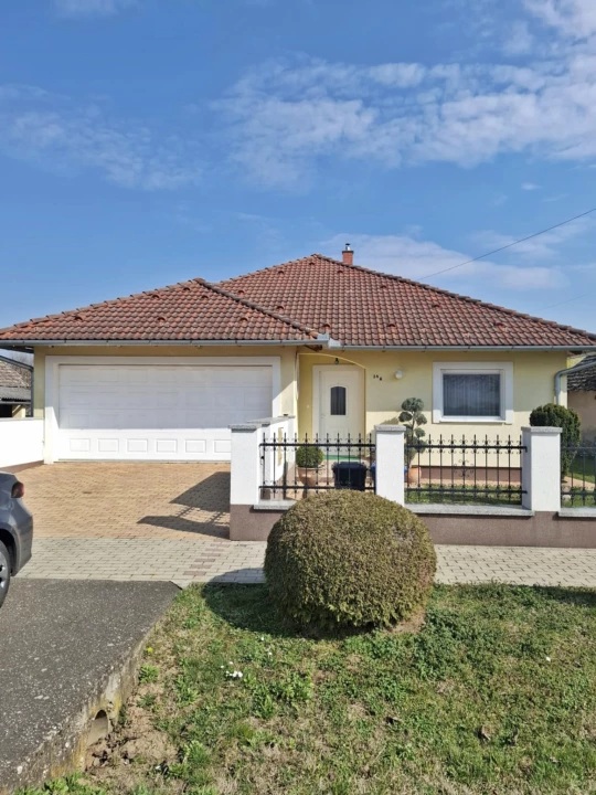 Eladó családi ház, Taszár