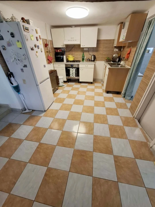 Eladó családi ház, Mezőcsokonya