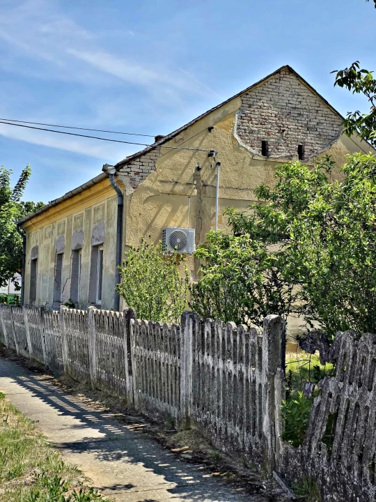 Eladó családi ház, Zimány
