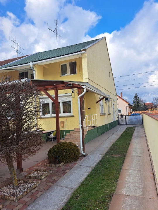Eladó családi ház, Gyula