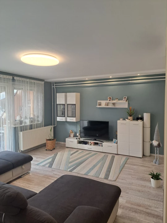 c3-1-name c2-82-name, Gyula