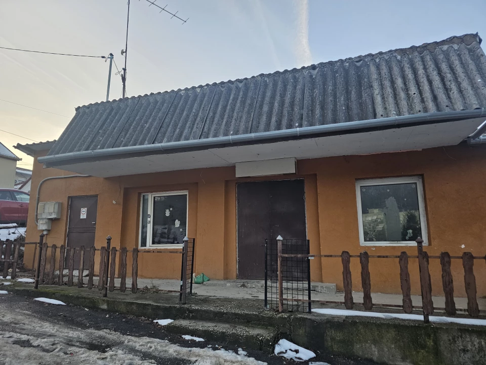 c3-1-name c2-86-name, Komló