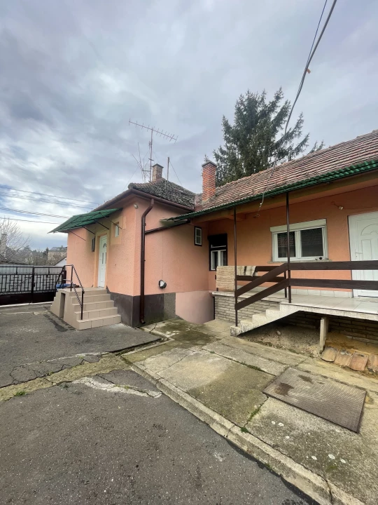 c3-1-name c2-1-name, Pécs