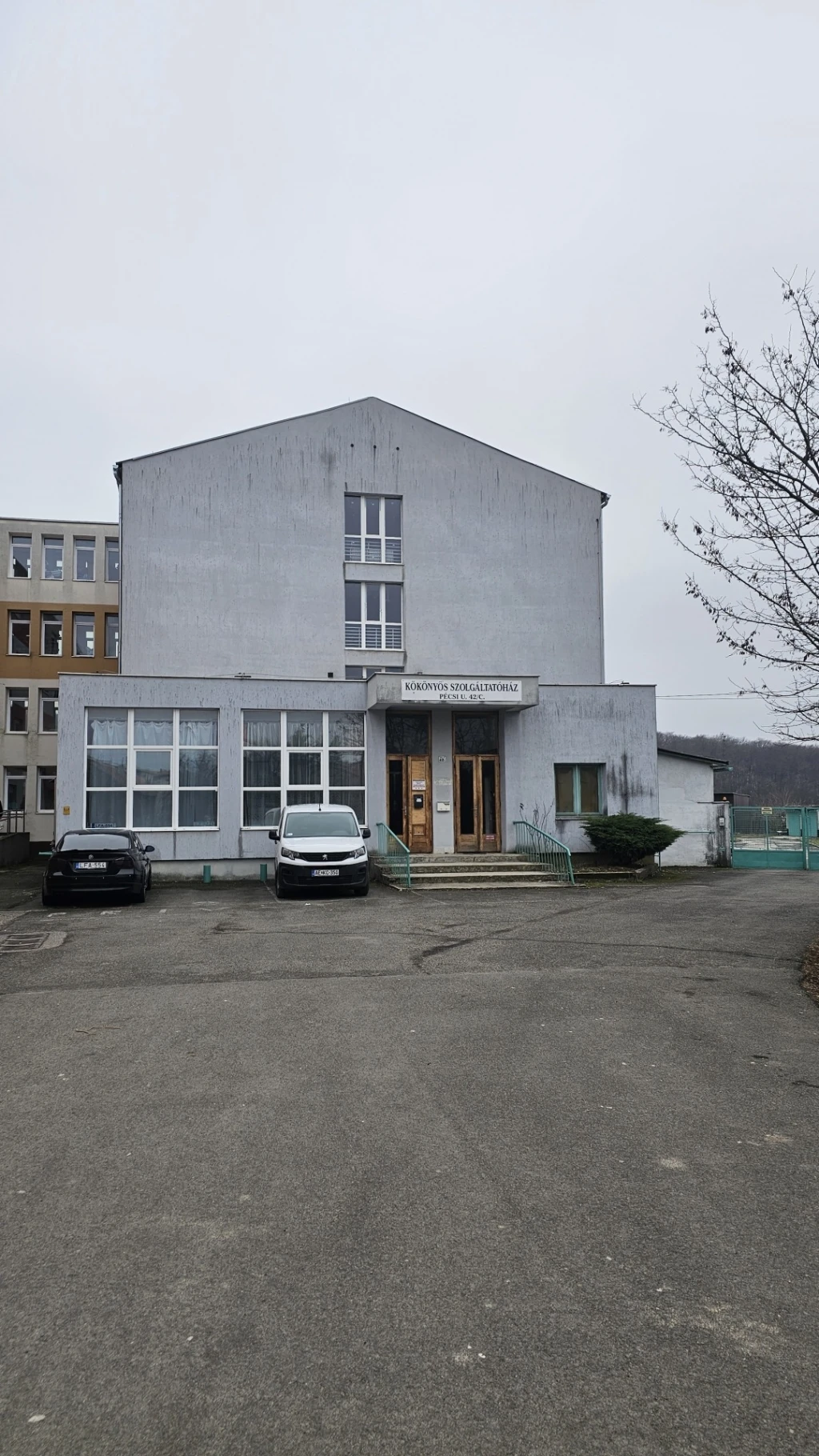 c3-1-name c2-73-name, Komló, Pécsi út