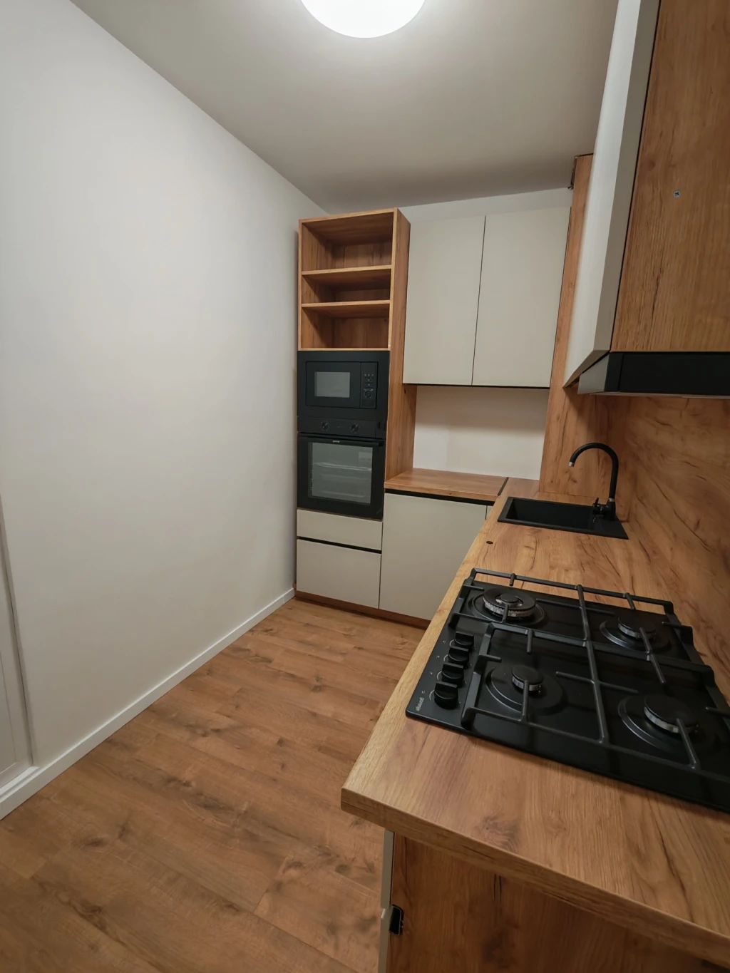 c3-1-name c2-20-name, Pécs, Uránváros, Péchy Blanka tér