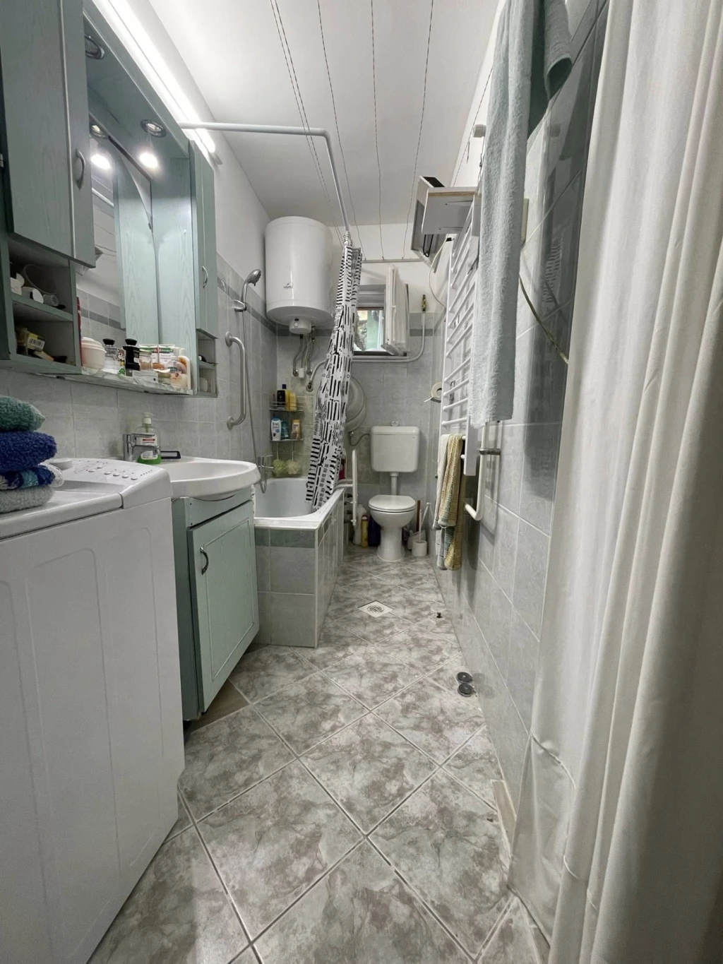 c3-1-name c2-2-name, Komló, Nyár utca