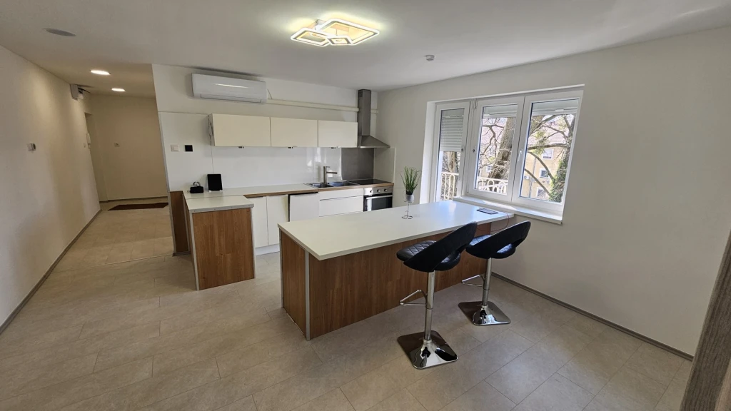 Eladó Lakás, Komló Kiss József utca 34.400.000 Ft