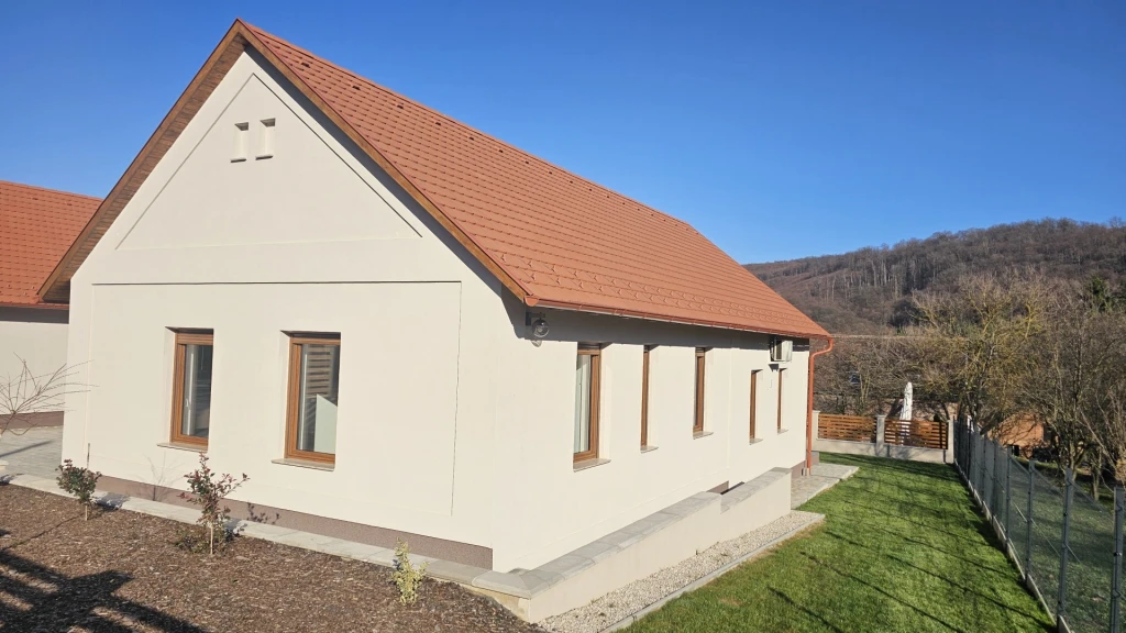 c3-1-name c2-1-name, Orfű, Vadvirág utca