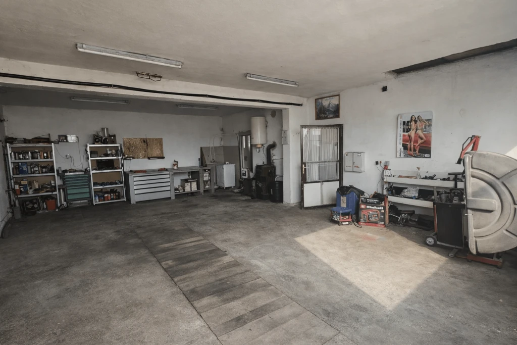 c3-1-name c2-1-name, Sásd, Jókai utca