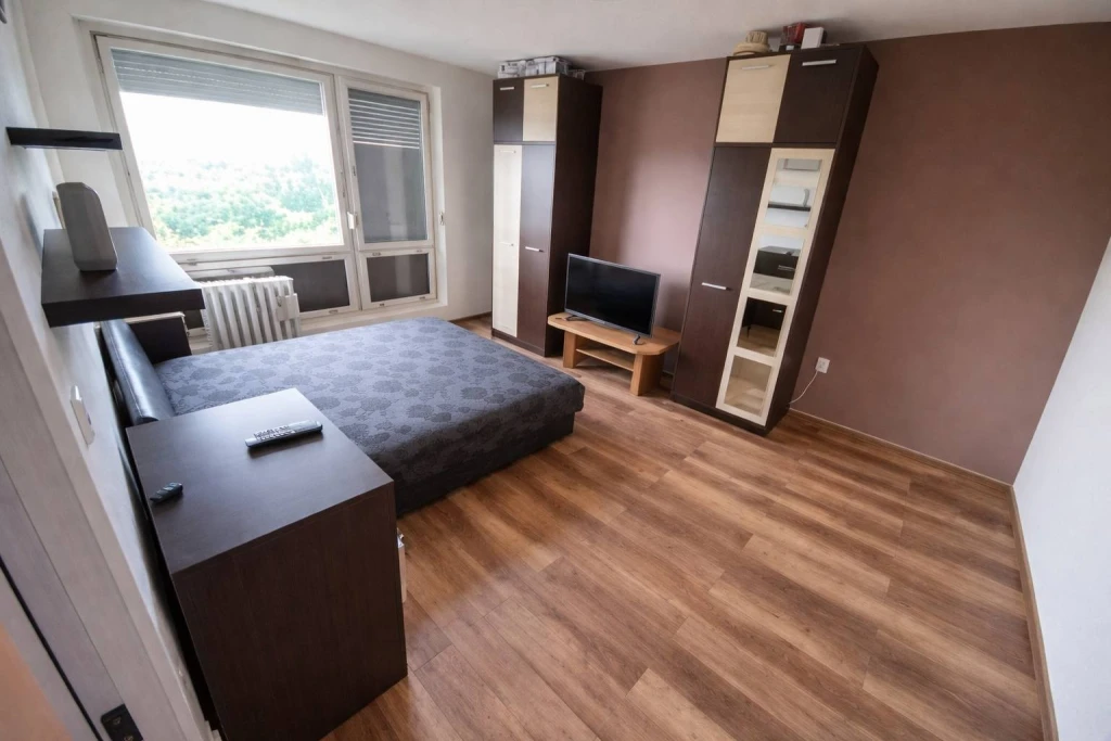 Eladó Lakás, Komló Vértanúk utca  24.900.000 Ft