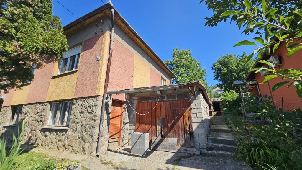 Eladó Ház, Komló Gárdonyi Géza utca 35.900.000 Ft