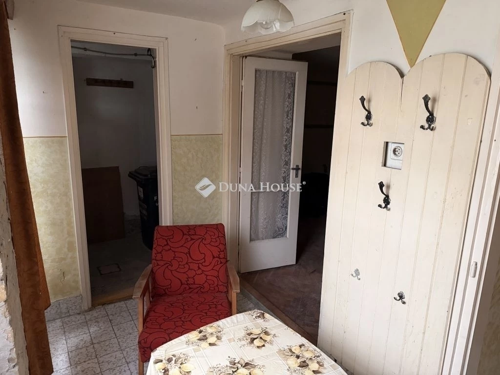 Eladó lakás, Szeged