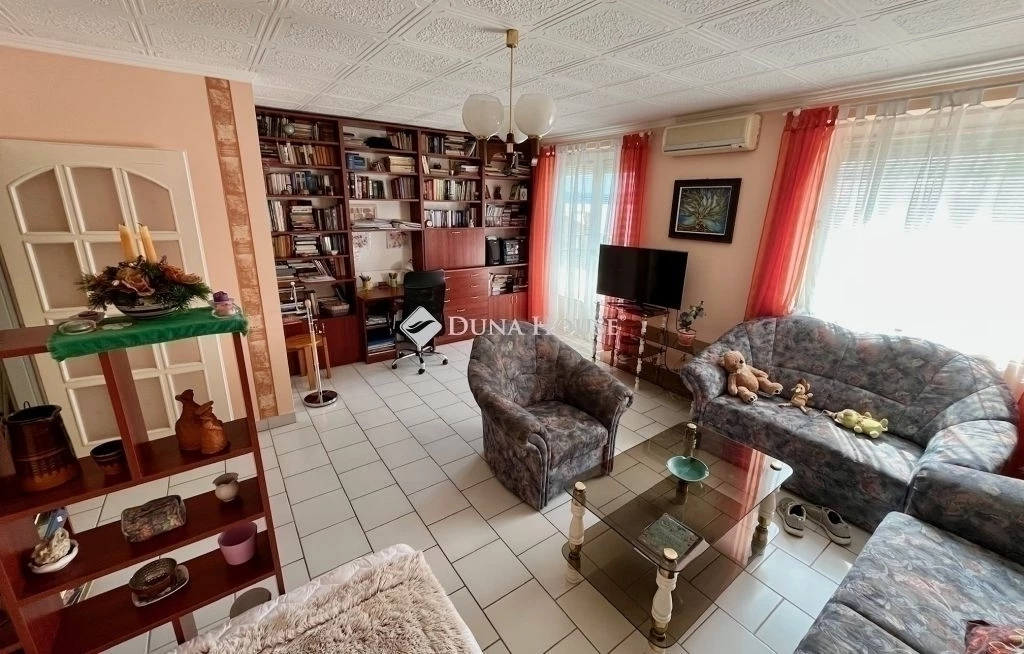 Eladó lakás, Szeged