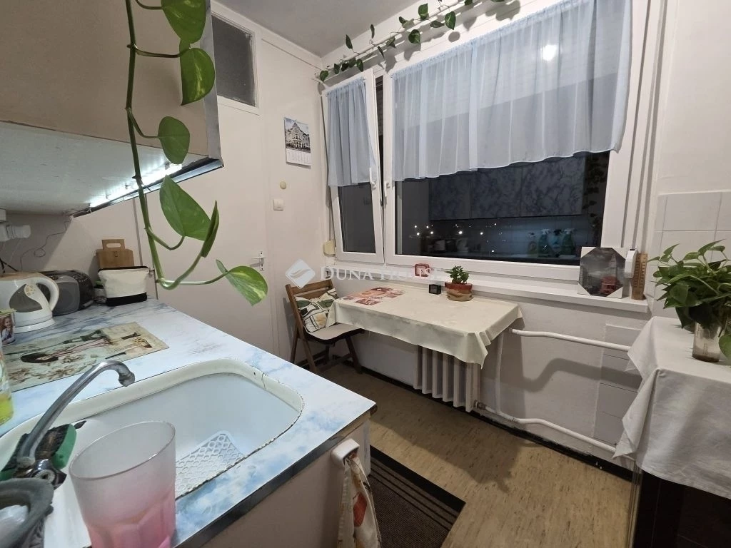 Eladó lakás, Szeged