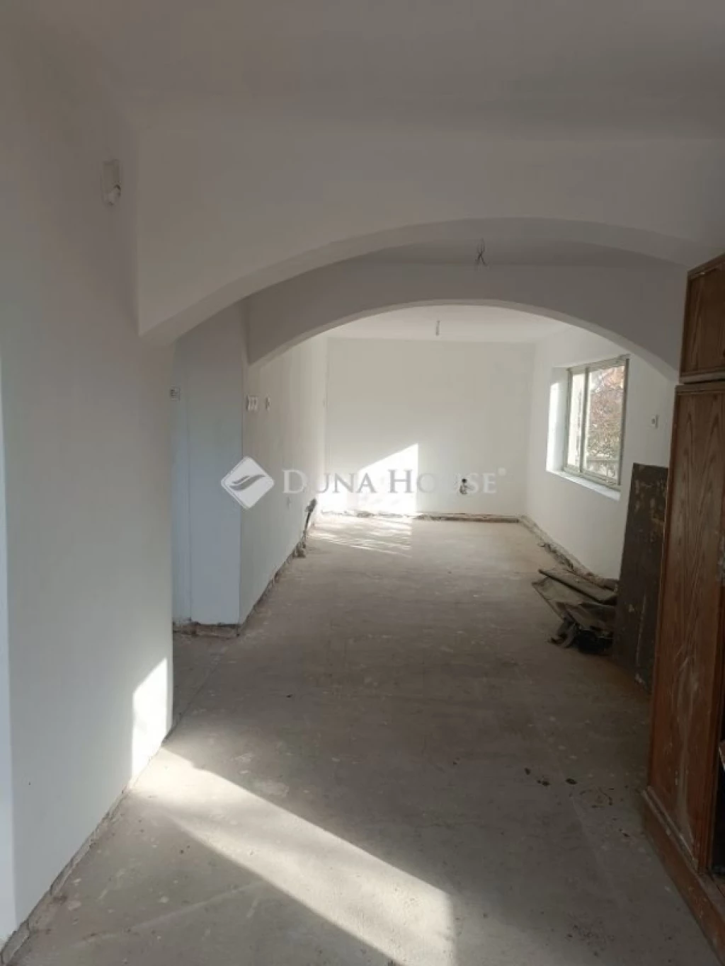 Eladó ház, Kiszombor