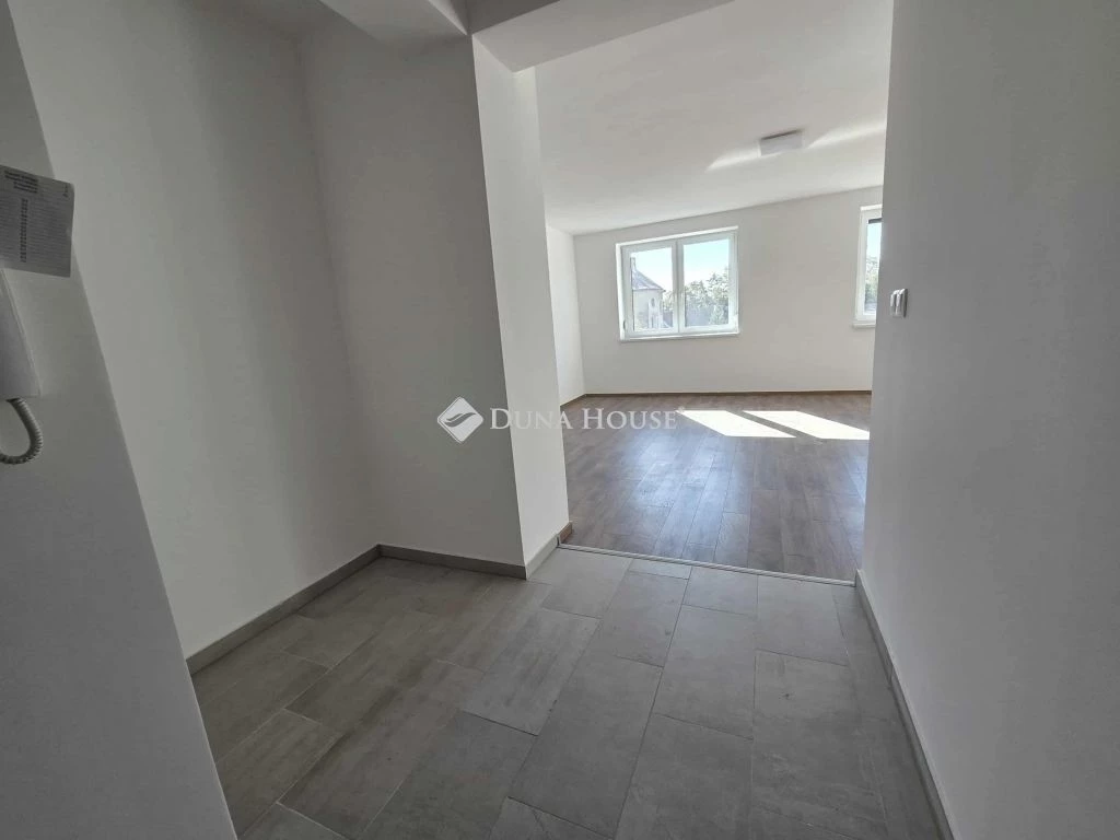 Eladó lakás, Szeged