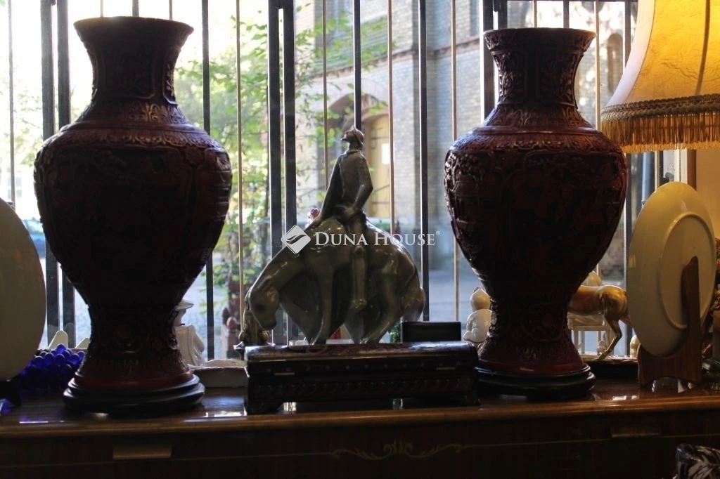 Eladó Üzlethelyiség, Szeged