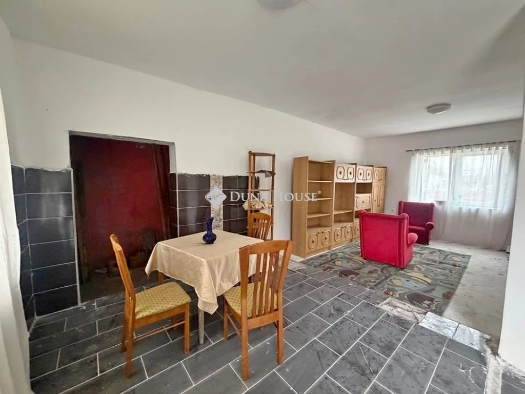 Eladó ház, Zákányszék