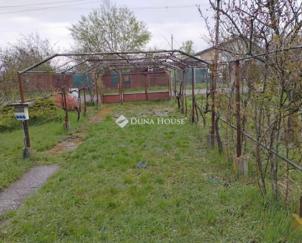 Eladó telek, Szeged