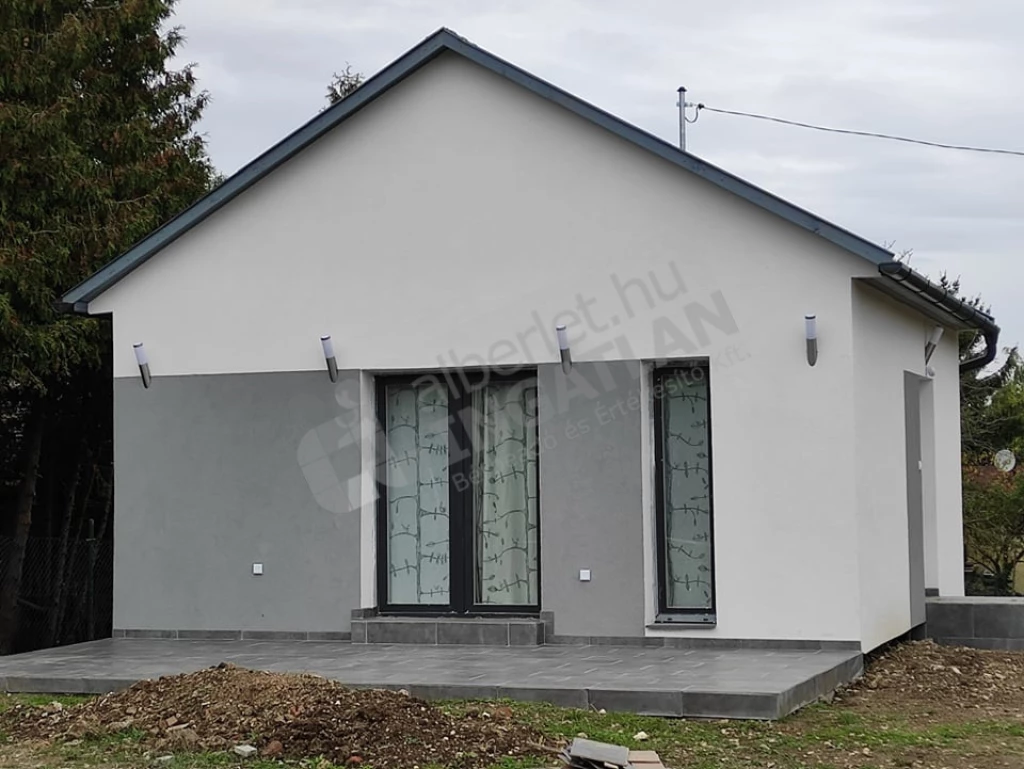 Kiadó családi ház, Üröm, Tulipán  utca