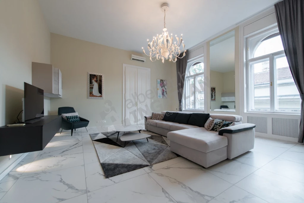 c3-2-name c2-19-name, Budapest V. kerület, Papnövelde utca