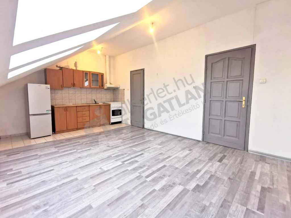 Eladó téglalakás, Budapest XIII. kerület, Csángó utca