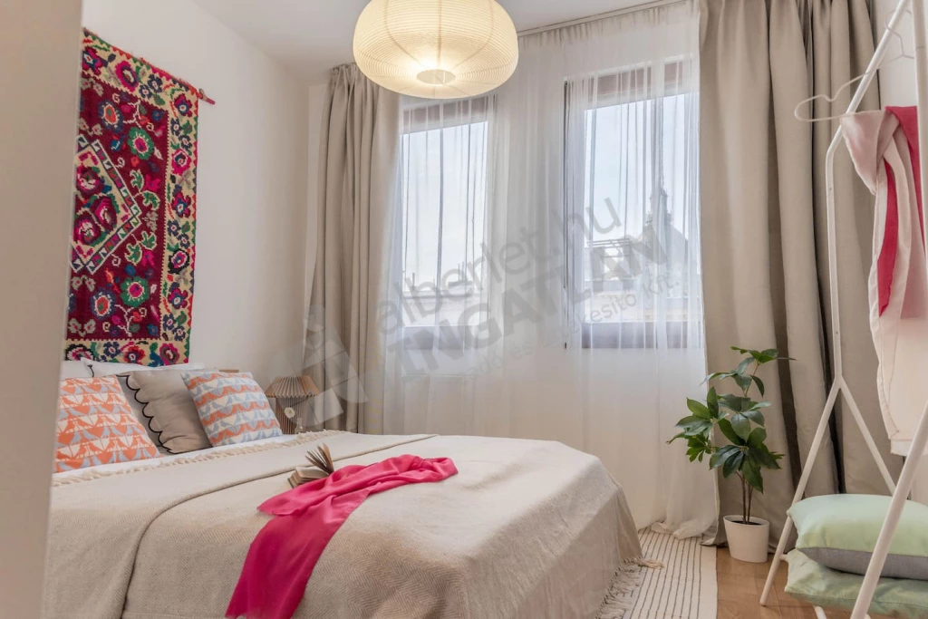 Kiadó téglalakás, Budapest VI. kerület, Paulay Ede utca
