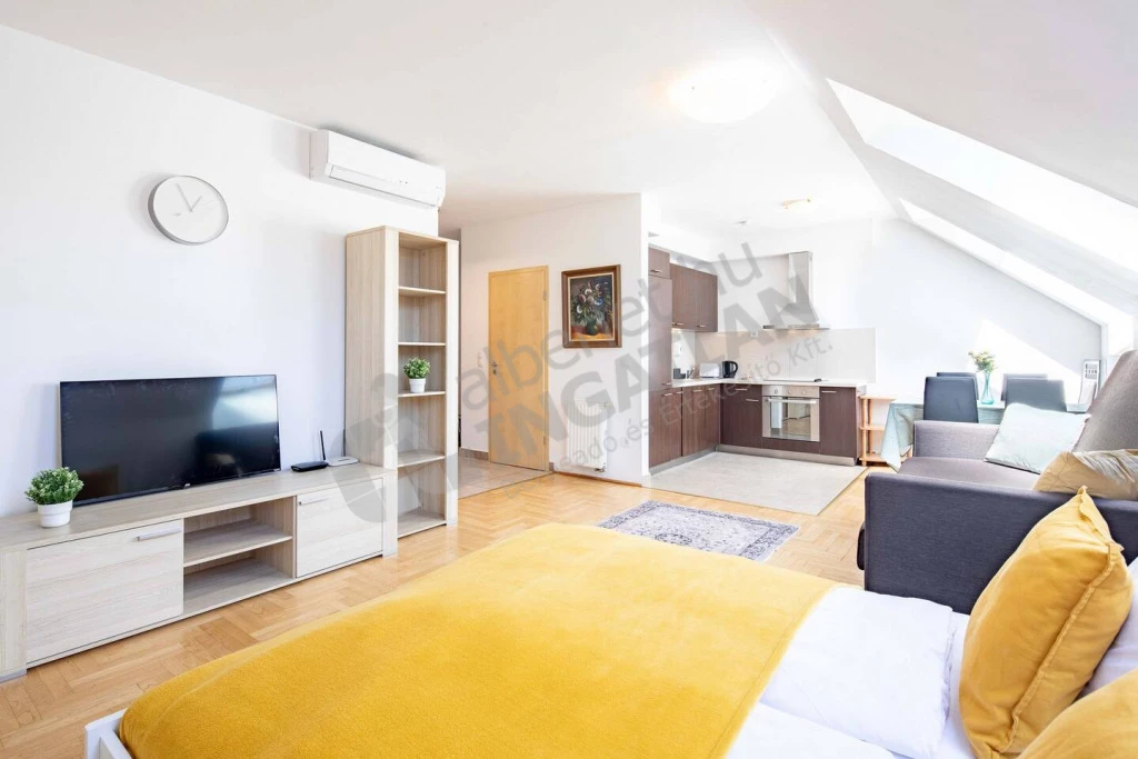 Kiadó téglalakás, Budapest VII. kerület, Gozsdu udvar