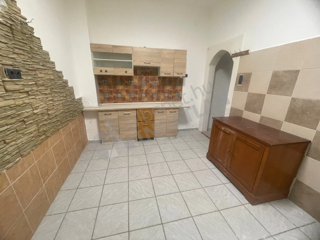 Kiadó sorház, Budapest XXI. kerület, Posztógyár köz