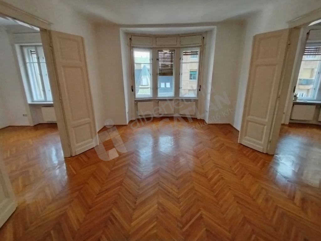 For rent brick flat, Budapest XI. kerület, Vak Bottyán utca