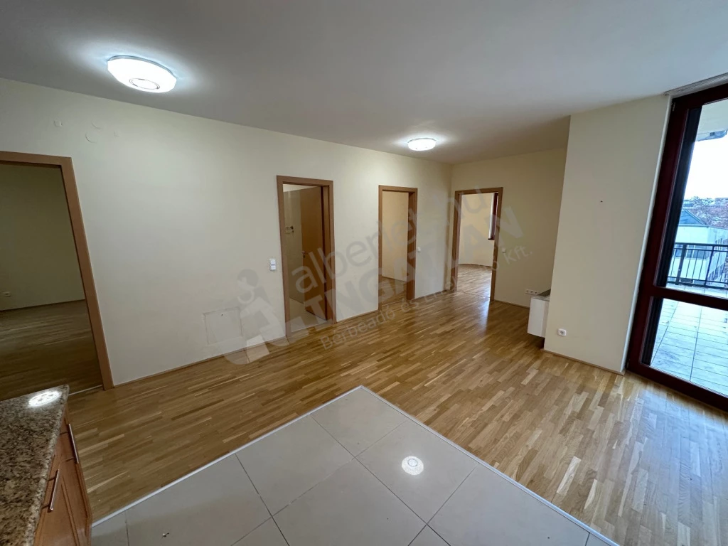 Kiadó téglalakás, Budapest VI. kerület, Benczúr utca
