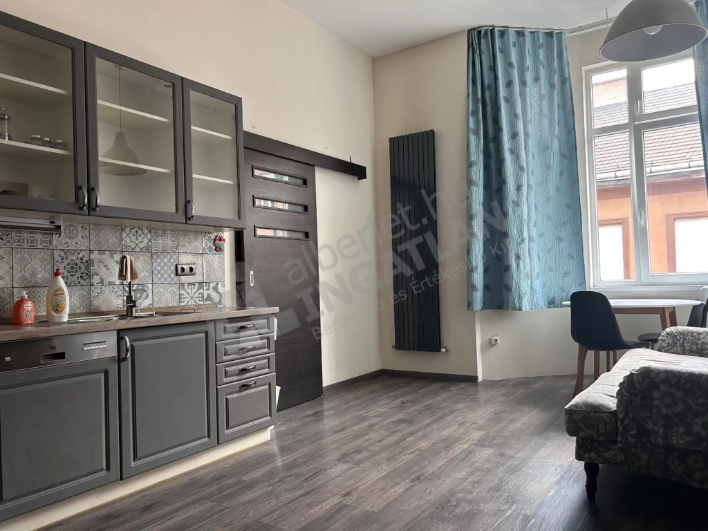 For sale brick flat, Budapest XIII. kerület, Radnóti Miklós utca