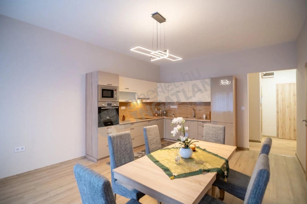 For sale brick flat, Budapest XIII. kerület, Váci út