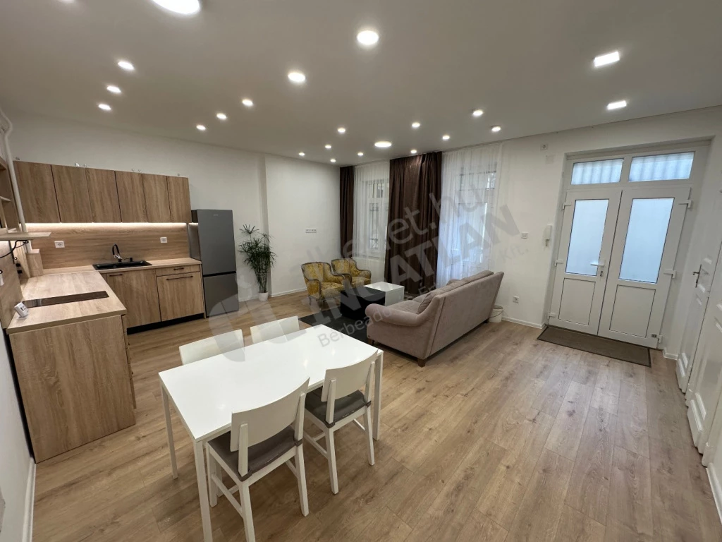 c3-2-name c2-19-name, Budapest VIII. kerület, Vajda Péter utca