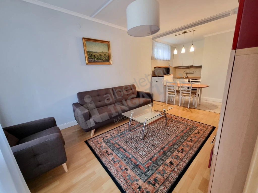 Kiadó téglalakás, Budapest I. kerület, Szirtes út